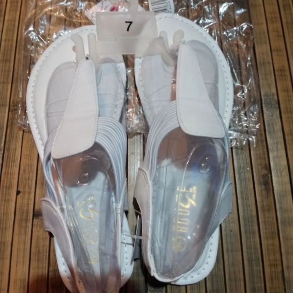 Rouge Helium White Sandals